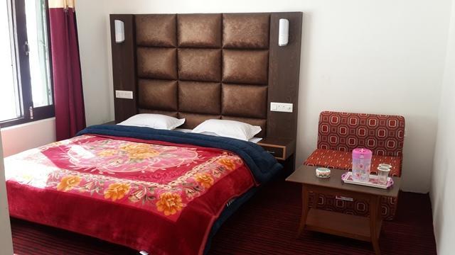 Hotel Grand Abdullah Pahalgam Luaran gambar